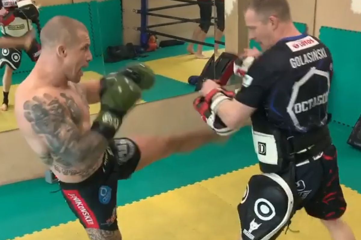 Damian Janikowski Ostro Trenuje Przed Kolejn Walk Mma Pot Ne Ciosy