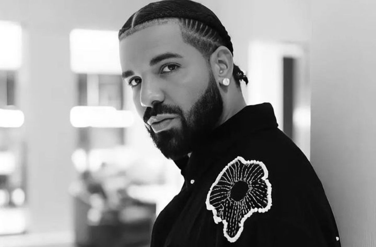 Drake S New Face Tattoo Features An Arabic Inscription