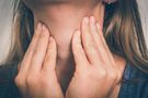 Płukanie gardła solą i domowe sposoby na ból gardła