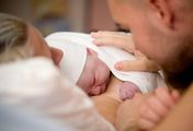 64-latka urodziła bliźnięta