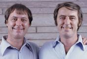 Media nazwały ich "Jim Twins". Niezwykła historia bliźniaków z USA