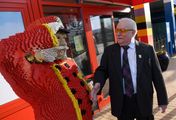 Lech Wałęsa z wnukami w Legolandzie