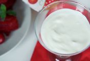 Skyr i jogurt grecki. Wybierz najlepszy (WIDEO)