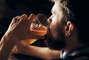 Szklanka piwa tygodniowo może powodować choroby serca. Badania