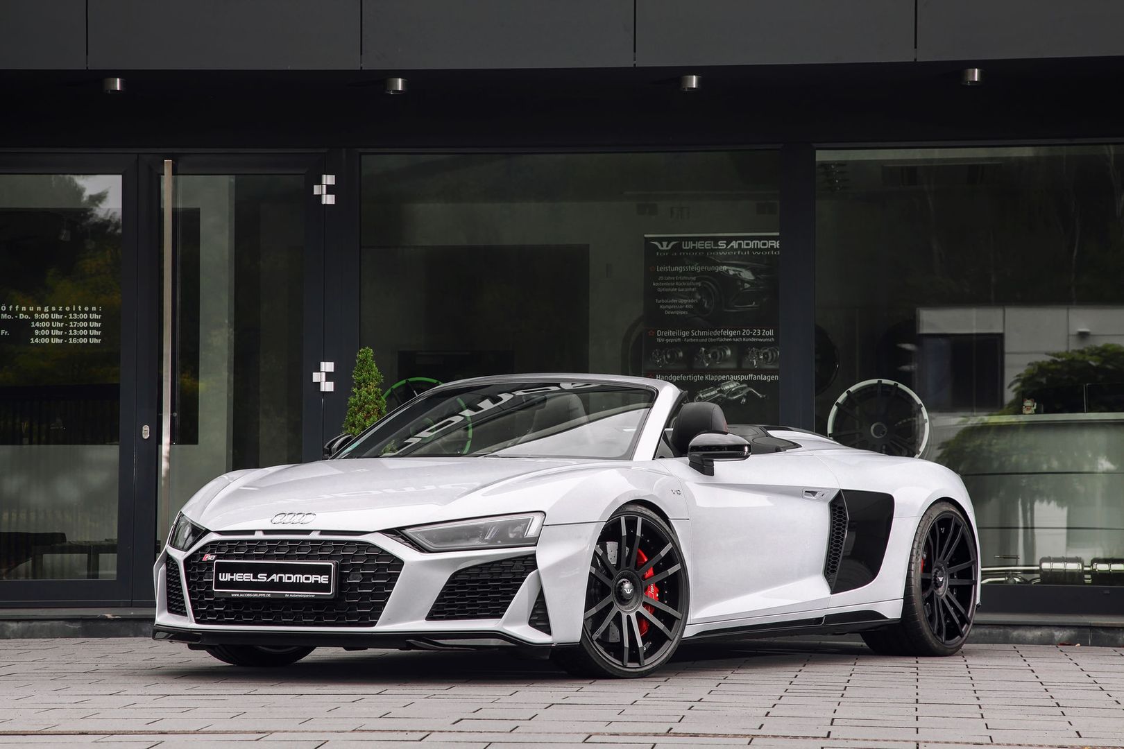 Audi R8 Spyder Wheelsandmore Pojedzie 357 Km H I To Bez Dachu To