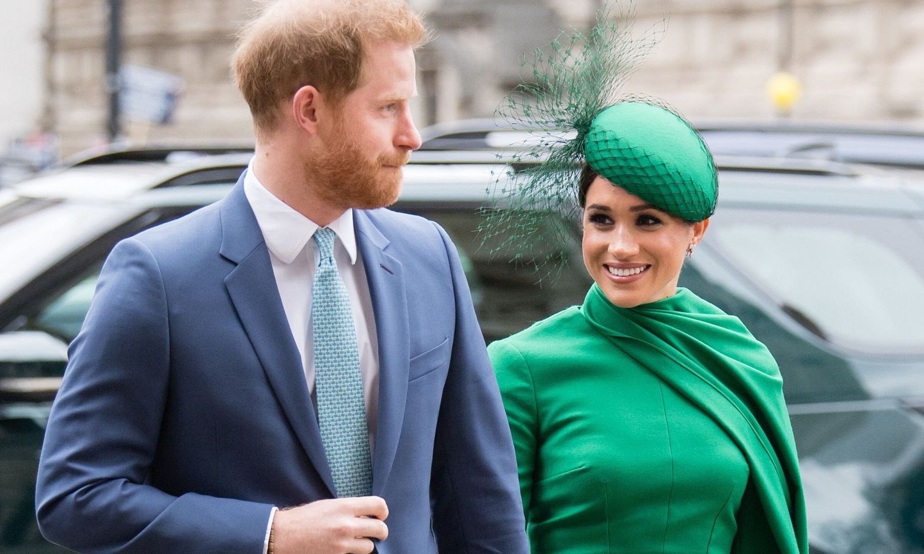 Meghan Markle i Harry rozwożą jedzenie Ekspertka od mowy ciała oceniła