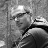 Dr Bartosz Piasecki