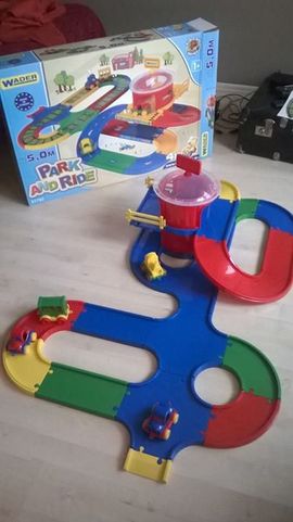 Kid Cars Park and Ride