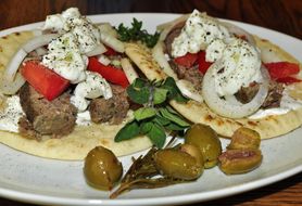 Pita, hummus, falafel - spróbuj kuchni arabskiej!