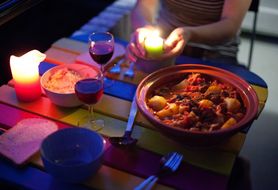 Przygotuj tajine z wołowiną na kolację z ukochanym