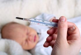 Sprawdź, co zrobić, jeśli w czasie wyrastania ząbków pojawia się wysoka gorączka