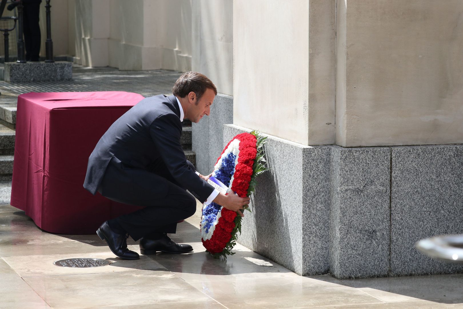 Francja K Ci Si O Napoleona Macron Wychodzi Przed Szereg