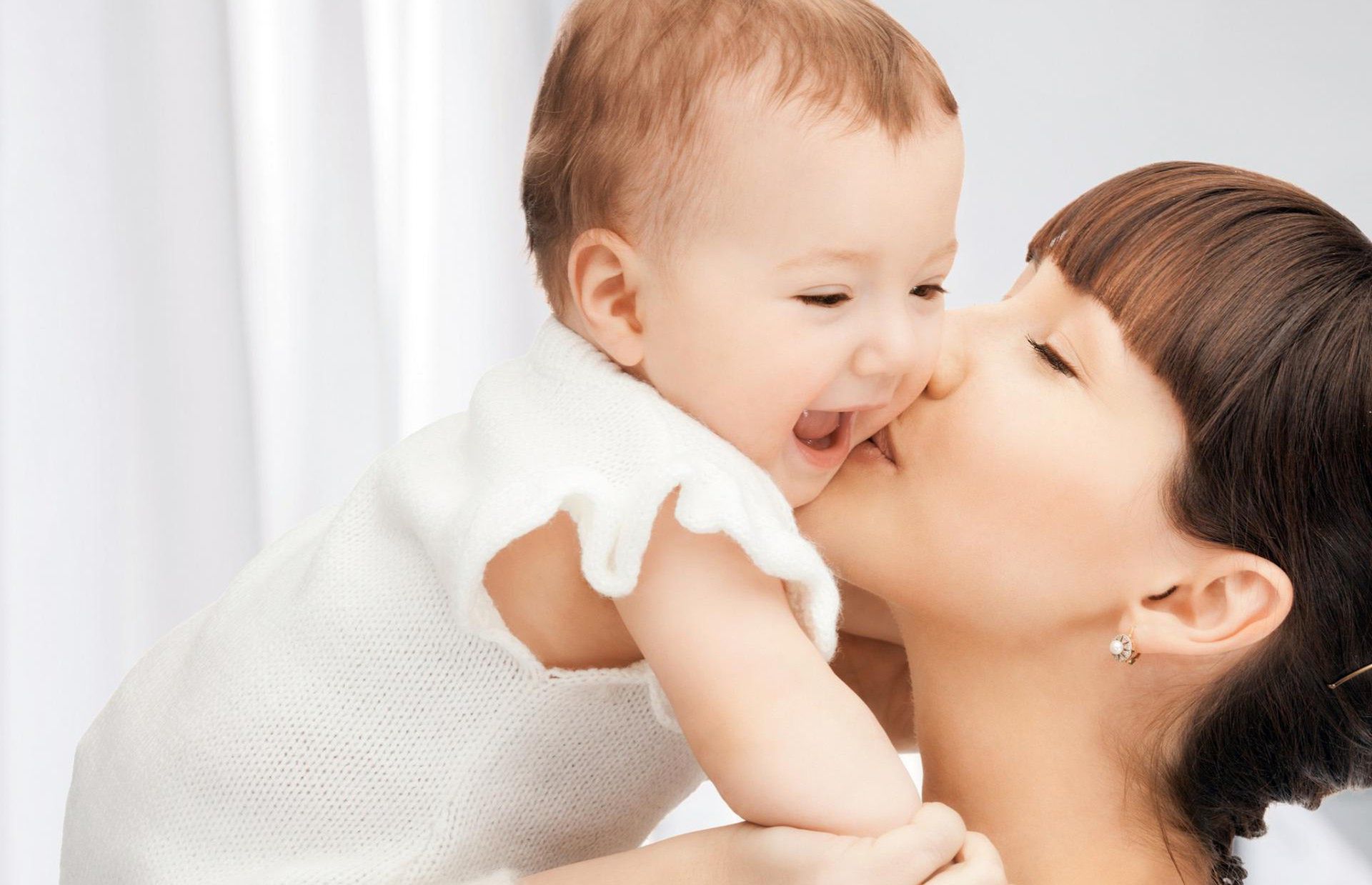 Zdjęcie matki z dzieckiem / Shutterstock