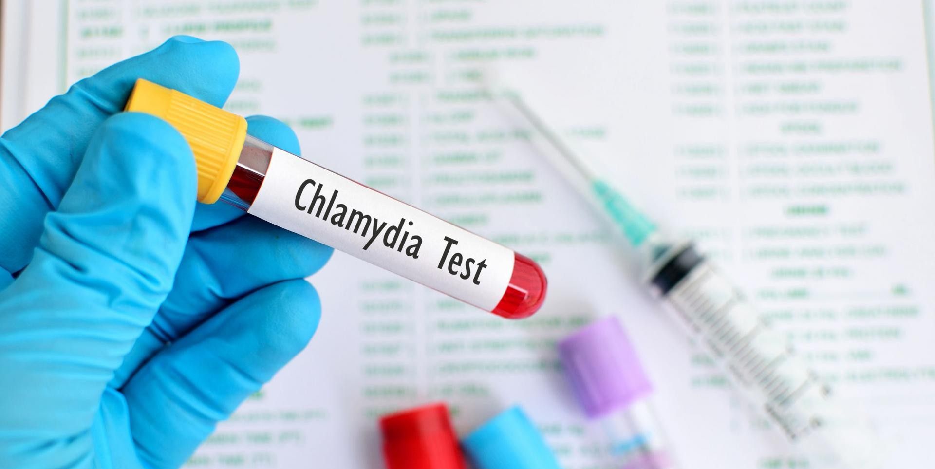 Objawy chlamydii nie są charakterystyczne a powikłania mogą być bardzo poważne