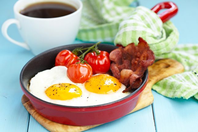 Jakie produkty zawierające cholesterol można jeść bez obaw, a jakich należy unikać?