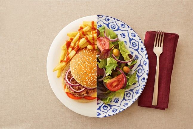 Dążąc do zrzucenia zbędnych kilogramów, warto zrezygnować z cateringu na rzecz posiłków i przekąsek przygotowywanych w domu