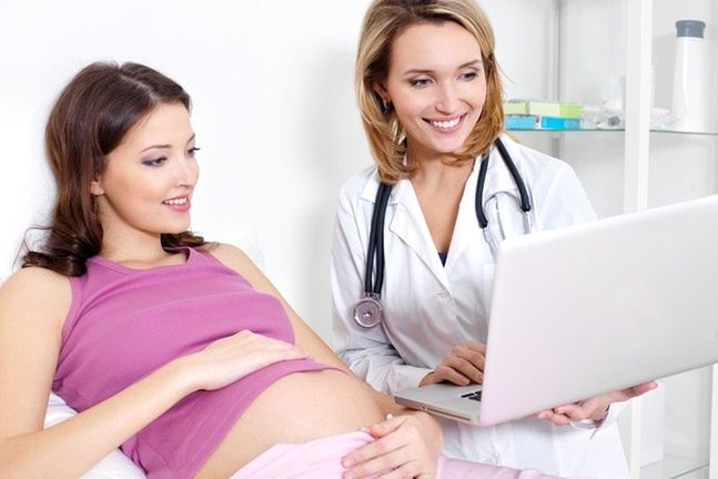 Obecność nieprzyjemnych objawów w dziesiątym tygodniu ciąży może sprawiać kłopoty, jednak świadczy o prawidłowym rozwoju ciąży