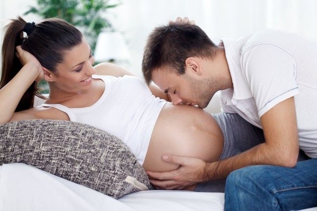 Przebarwienia skórne w czasie ciąży spowodowane są działaniem hormonów