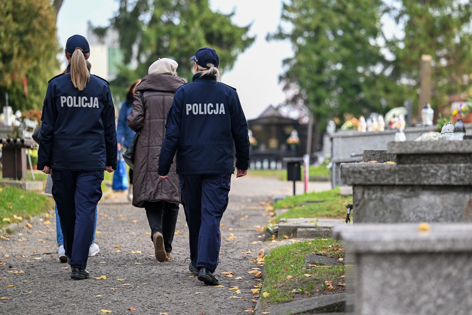 Dewastacja na cmentarzu w Szczecinie Zatrzymano sprawców