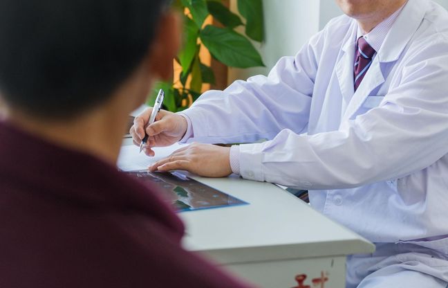 Jakie są dalsze kroki diagnostyczne, gdy lekarz zauważy coś niepokojącego?