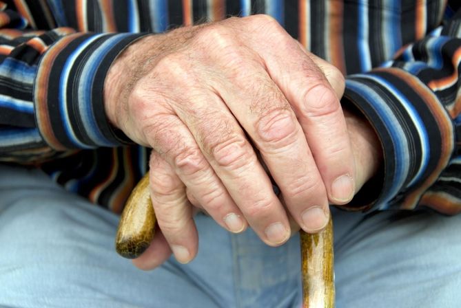 Jak się okazuje, żyjemy dłużej, ale częściej borykając się z różnymi chorobami