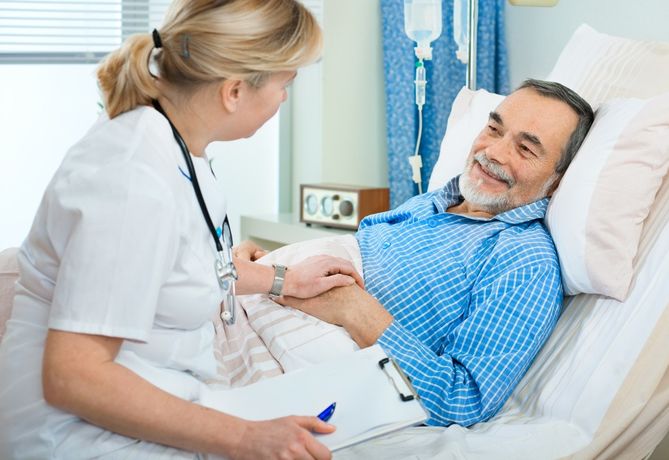 Bardzo ważna jest rozmowa z operatorem oraz anestezjologiem, który będzie asystował przy operacji