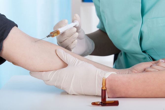 Zwiększone wymagania w szkołach powodują przyjmowanie więcej szczepień przeciw wirusowi HPV