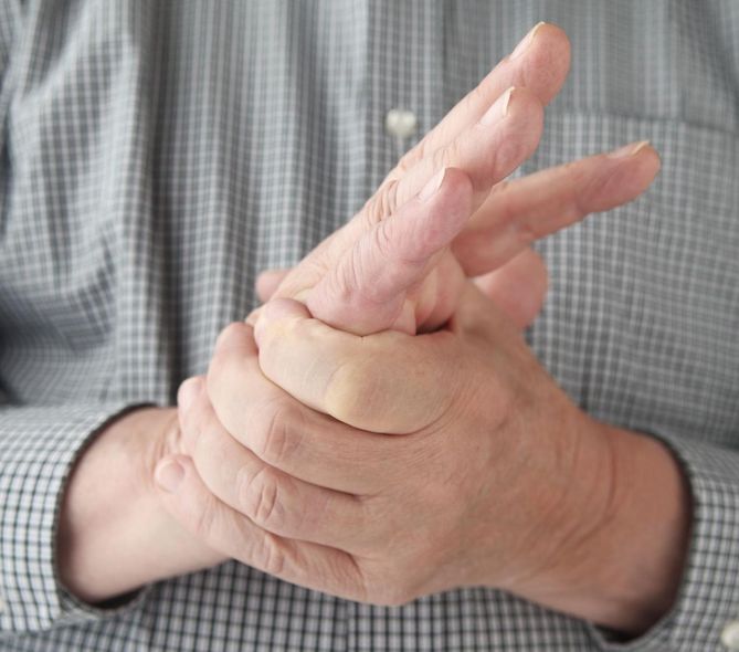 Drętwienie lewej ręki powinno być skonsultowane z neurologiem