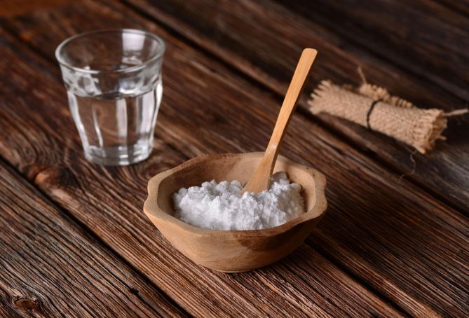 Soda wykazuje właściwości antybakteryjne i przeciwzapalne
