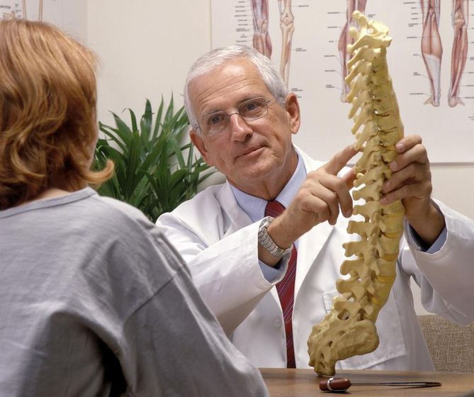 Lordoza lędźwiowa wymaga odpowiedniej rehabilitacji i leczenia