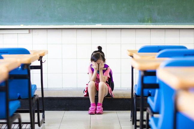 Fobia społeczna to najpowszechniejsza forma zaburzeń nerwicowych, utrudnia funkcjonowanie w szkole i w pracy