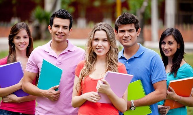 W ciągu pięciu lat studiów studenci przybierają średnio 5 kilo na wadze