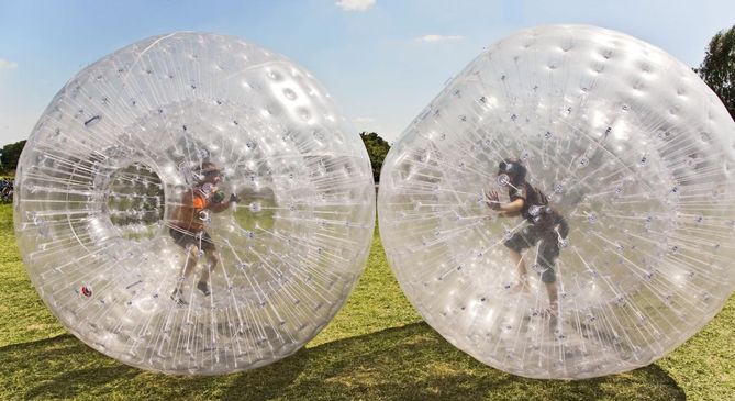 Zorbing jest coraz bardziej popularny na większych imprezach plenerowych