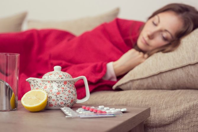 Pierwsze objawy HIV przypominają zwykłe przeziębienie
