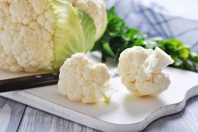 Kalafior to doskonały składnik diet na odchudzanie ze względu na jego niską wartość kaloryczną