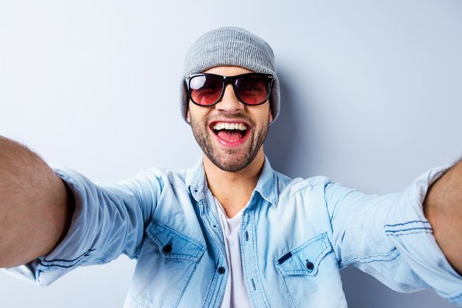 Popularne w ostatnim czasie selfie to współczesny sposób na dbanie o swoją narcystyczną osobowość