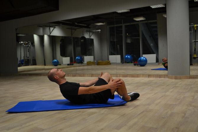 Sit-up – część druga. Autor: Grzegorz Wichrzycki