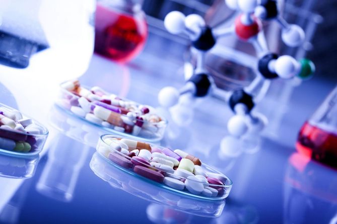 Leki biologiczne szansą dla wielu chorych / 123rf
