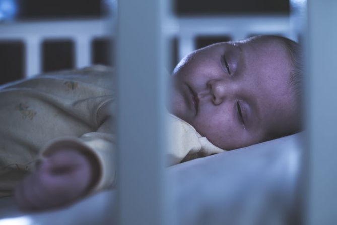 Niemowlaki mogą budzić się nawet do 10 razy w ciągu jednej nocy