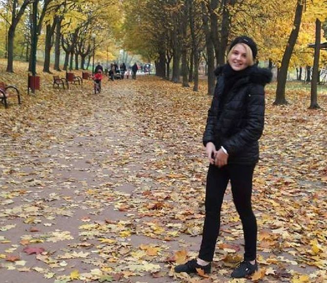 W dniu zaginięcia nastolatka była ubrana w czarną kurtkę z szarym kapturem./Fot. Facebook