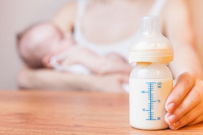 Dziecko wraz z mlekiem matki nabywa odporność wrodzoną