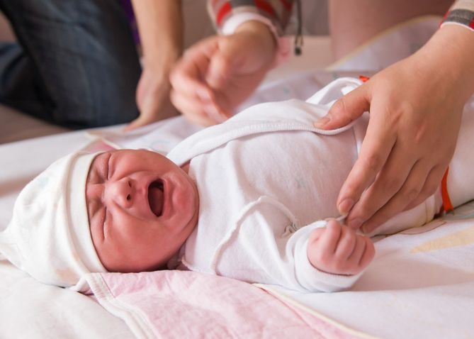 Akupunktura może przynieść ulgę niemowlakom cierpiącym z powodu kolki