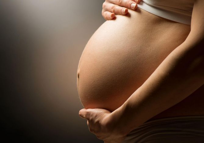 Każdej kobiecie, która urodziła dziecko przysługuje prawo do urlopu macierzyńskiego
