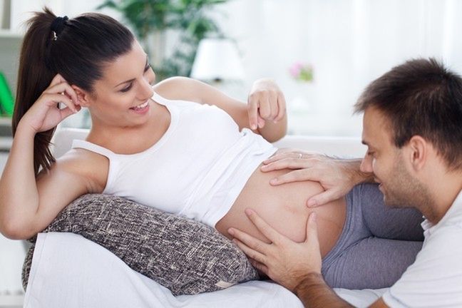 W 34 tygodniu ciąży powinniśmy zacząć omawiać kwestie związane z rodzicielstwem z partnerem