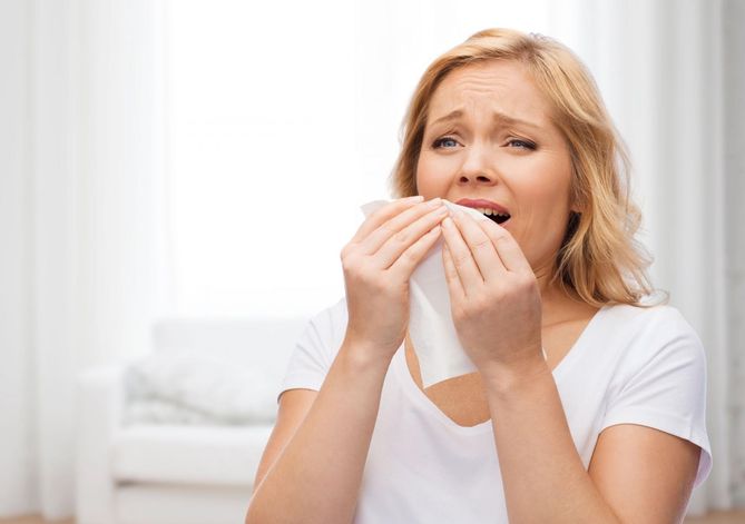 Katar alergiczny to jeden z objawów alergii na roztocza
