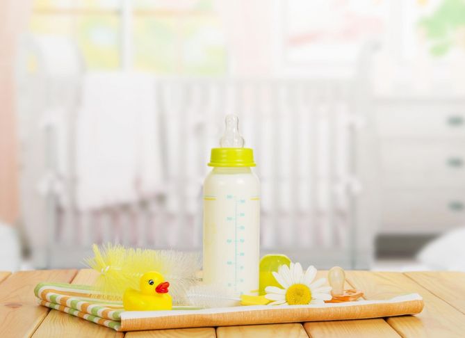 Na rynku są dostępne butelki szklane i plastikowe