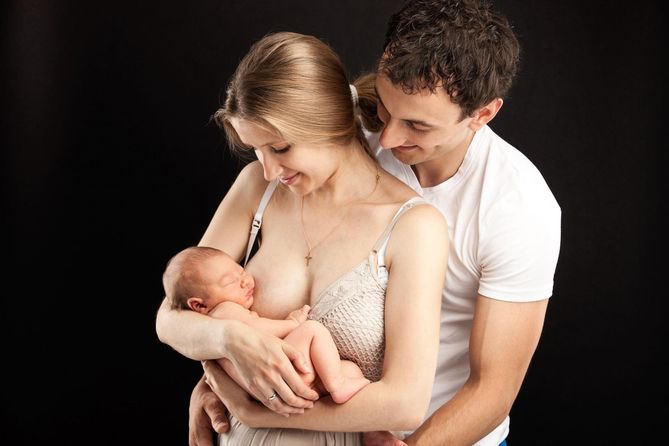 Kobiety które chcą wrócić szybciej do pracy mogą stosować karmienie mieszane