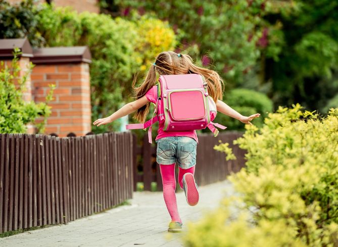 Wśród plecaków dla dziewczynek nadal panuje moda na róż