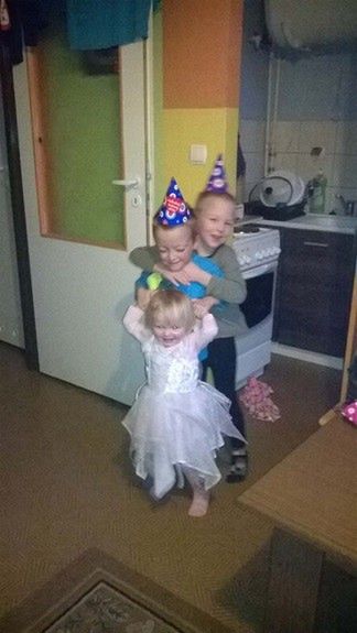 Natalką opiekuje się starszy brat Patryk