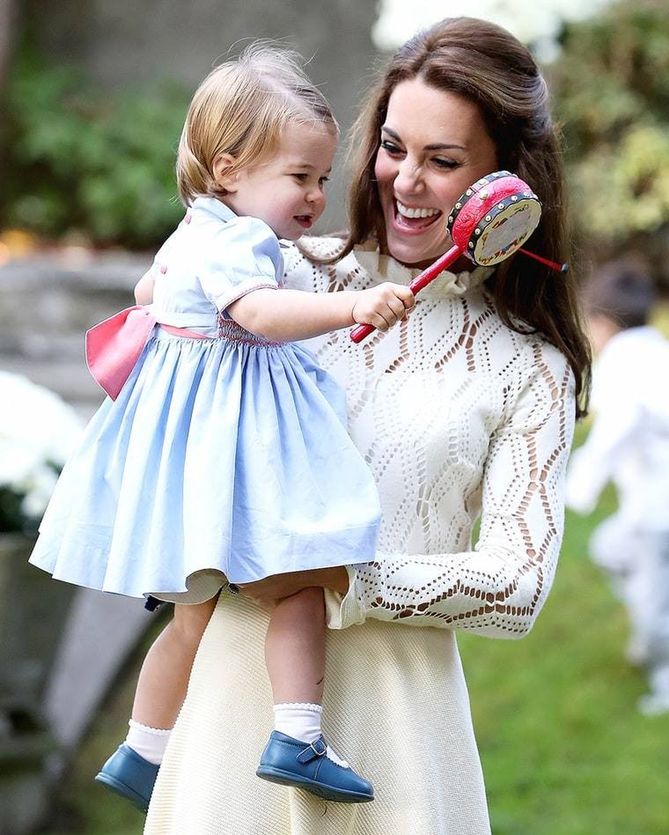Kate Middleton z małą Charlotte